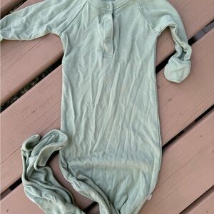 goumi gown size 3-6 super cute green color